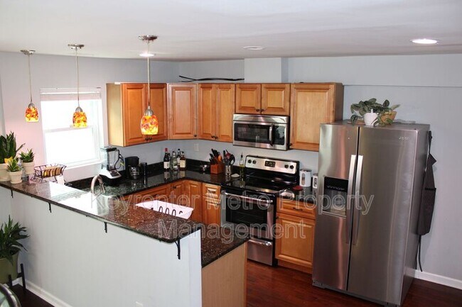 Building Photo - 708 Kaplan Ct