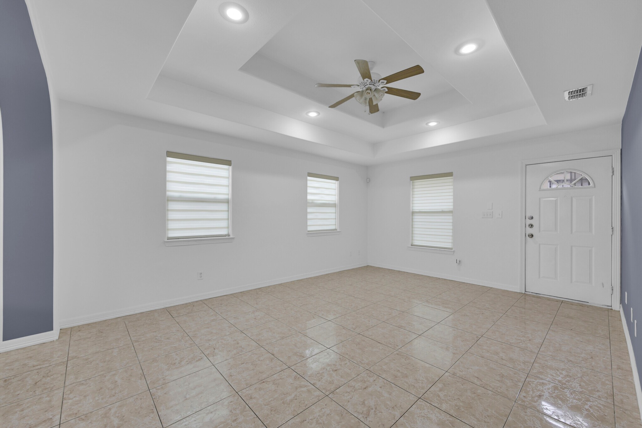 Building Photo - 1805 W Bronze St