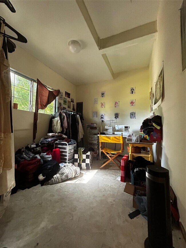 Building Photo - 4511 Avenue B