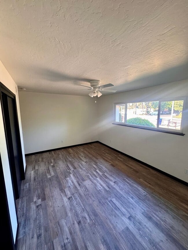 Building Photo - Charming 3 Bed/ 2 Bath Home in Clovis