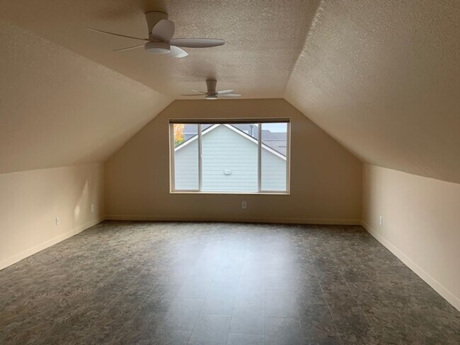 Building Photo - $3,300 - Two-Story Home with Three Bedrooms, 2.5 Bathrooms, and a Bonus Room