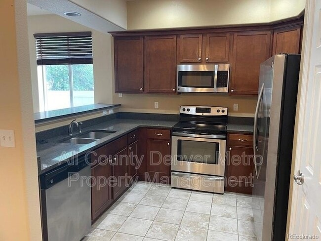 Building Photo - 5014 Everett St