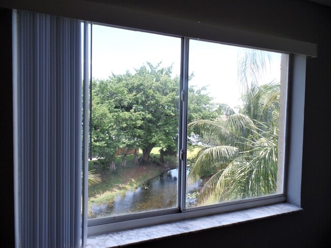 Building Photo - 5740 Rock Island Rd