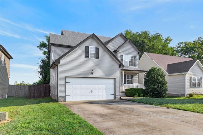 Building Photo - 566 Falkland Cir