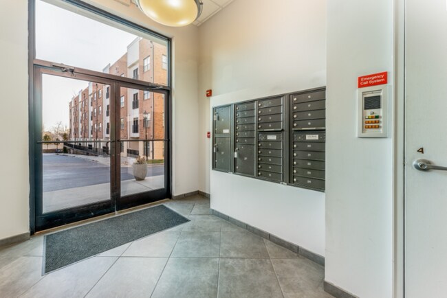 Building Photo - 2920 Martinsville Rd St