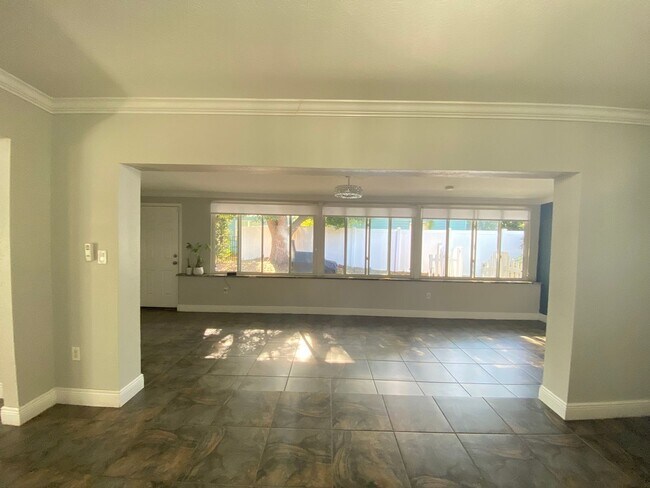 Building Photo - 701 Denton Rd