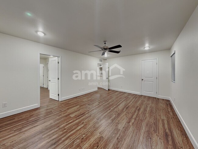 Building Photo - 6139 Schmidt St