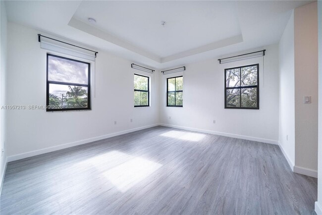 Building Photo - 1928 SW 5th Blvd