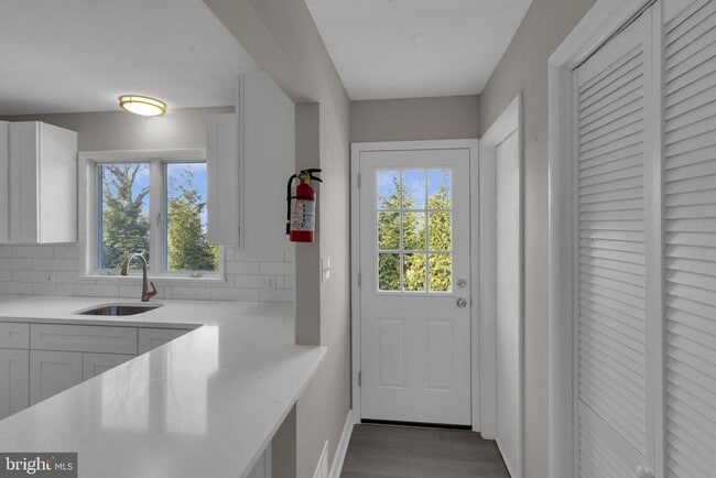 Building Photo - 370 NJ-156