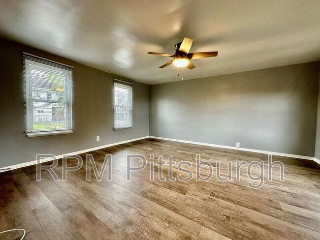 Building Photo - 102 Ivy St