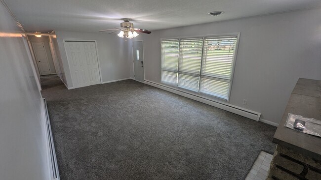 Building Photo - 2221 Millwood Dr