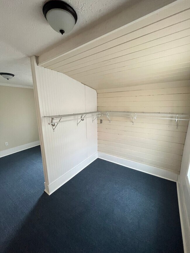 Building Photo - 12 Madison St