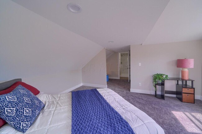 Building Photo - 1482 Hildreth Ave