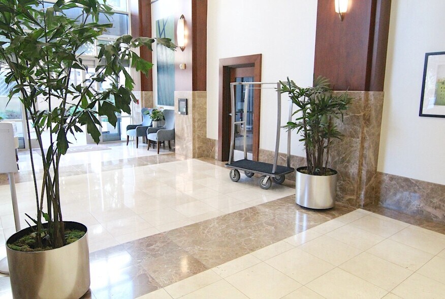 Building Photo - 488 E Ocean Blvd