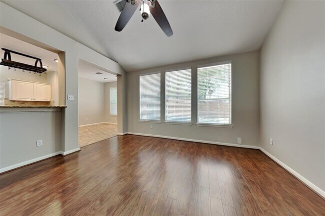 Building Photo - 59 Terraglen Dr