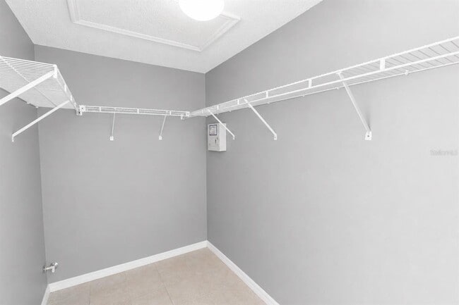 Building Photo - 10435 Crestfield Dr