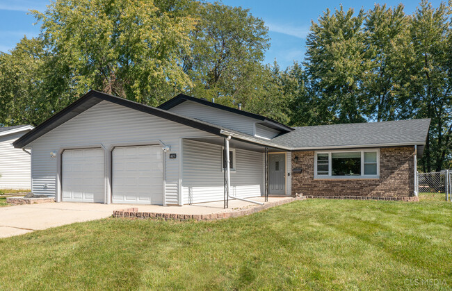 Primary Photo - 621 S Salem Dr