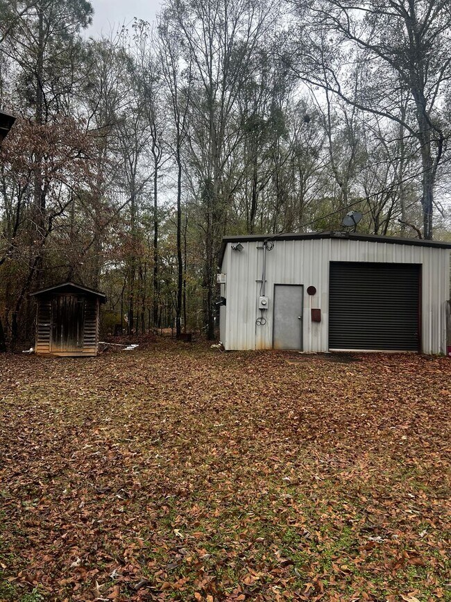 Building Photo - 95 Oakwood Dr