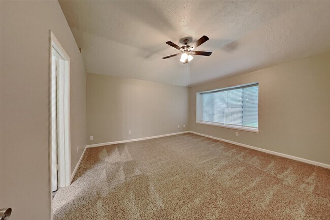 Building Photo - 16318 Elmwood Point Ln