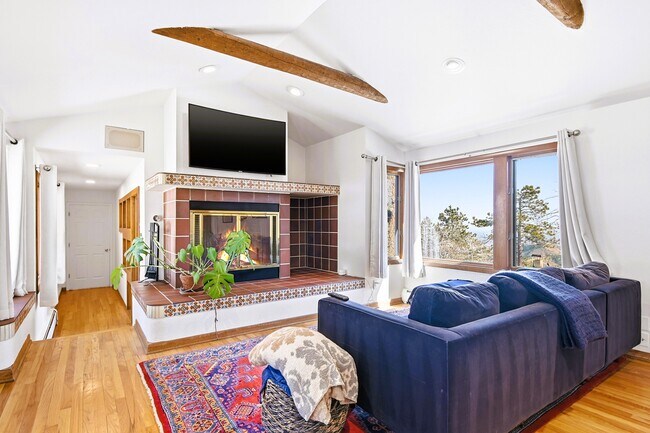 Building Photo - 499 Pine Song Trail