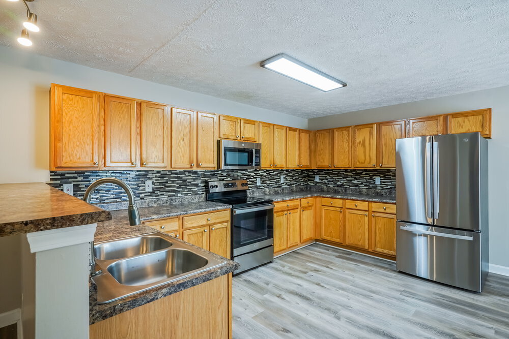 Building Photo - 685 Belgium Dr