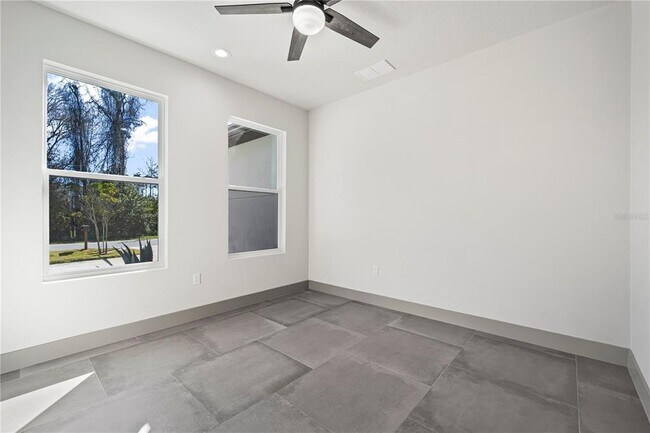 Building Photo - 11 Ethan Allen Dr