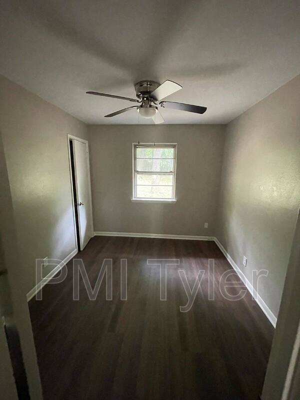 Building Photo - 2007 Bradshaw Dr