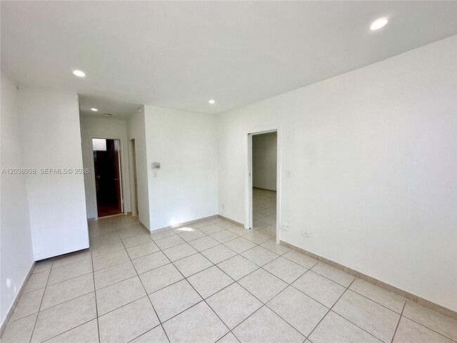 Building Photo - 1060 98th St