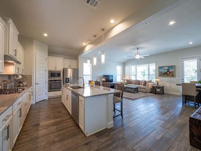 Building Photo - 14900 Via Del Corso Dr