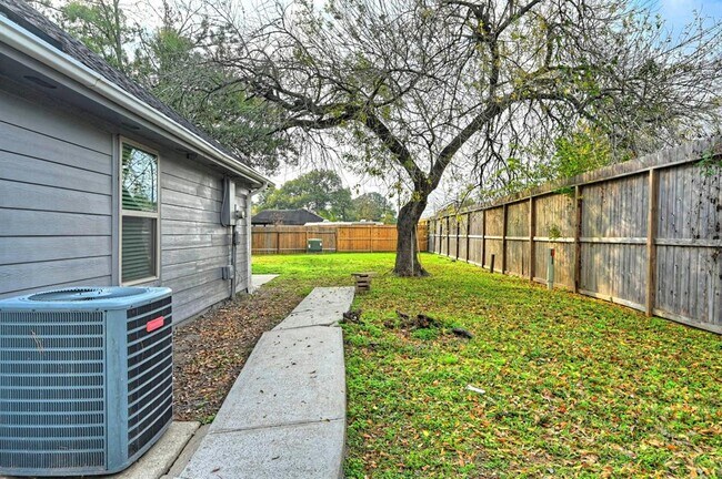 Building Photo - 5103 Temple Bell Dr