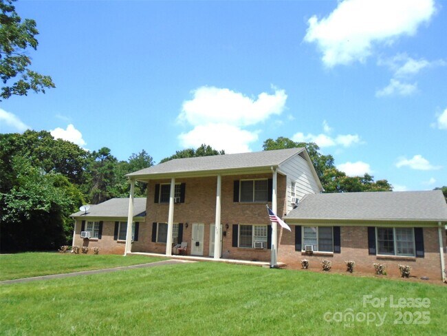 Primary Photo - 4227 Walker Rd