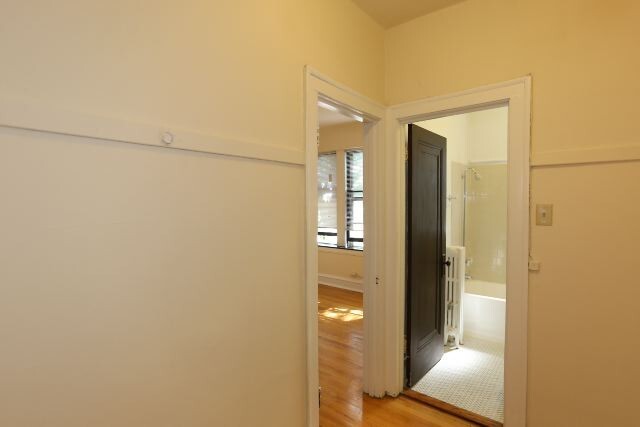 Building Photo - 4634 N Paulina St