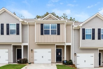 Building Photo - 408 Highwood Ln