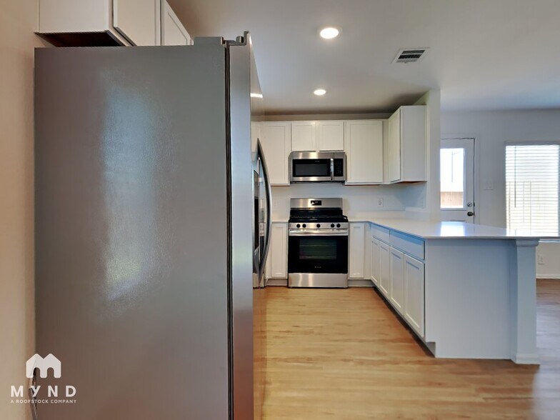 Building Photo - 513 Brook Terrance Ln