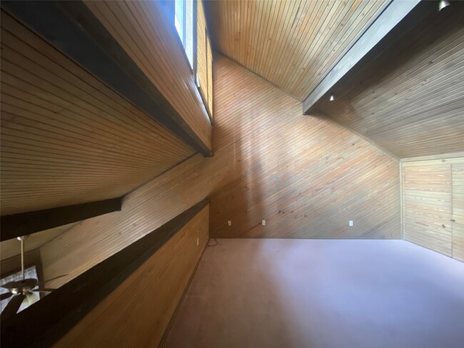 Building Photo - 24605 Pools Creek Dr