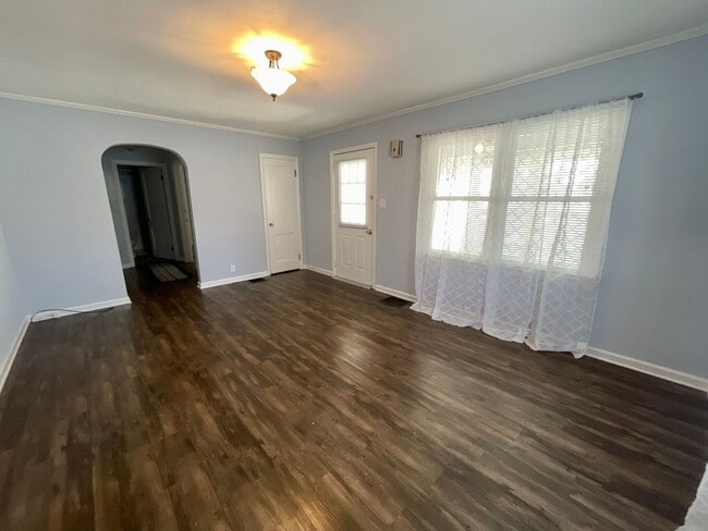 Building Photo - Spring Into Savings! Sign your lease now and get 50% OFF March Rent!