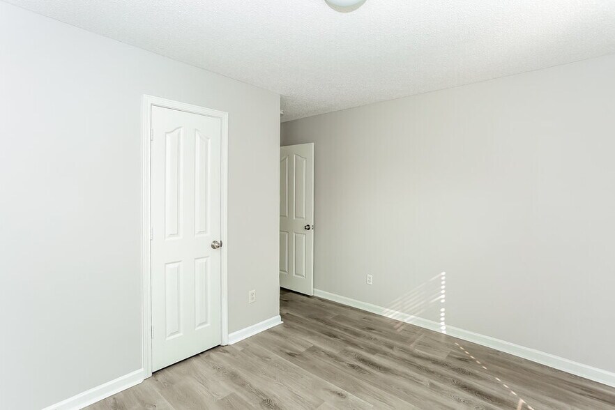 Building Photo - 1003 Salmon River Dr