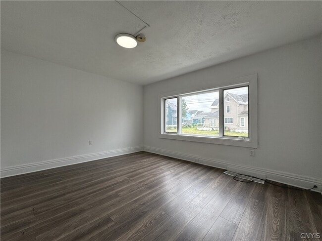 Building Photo - 318 W Hoard St