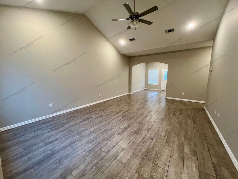 Building Photo - 6809 MARIBETTE RD