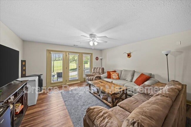 Building Photo - 1613 Muscovy Wy