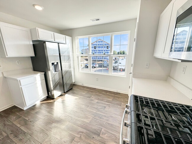 Building Photo - 2241 Sassafras Wy