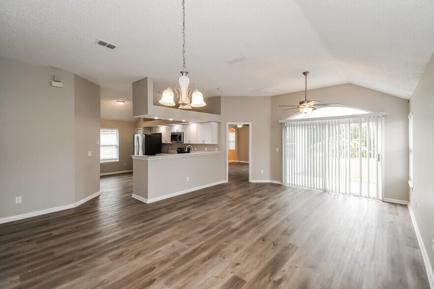 Building Photo - 12668 Black Angus Dr