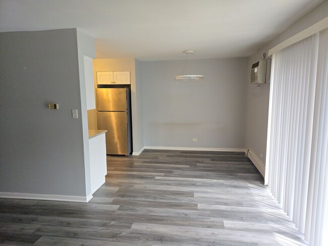 Building Photo - 38 W 65th St