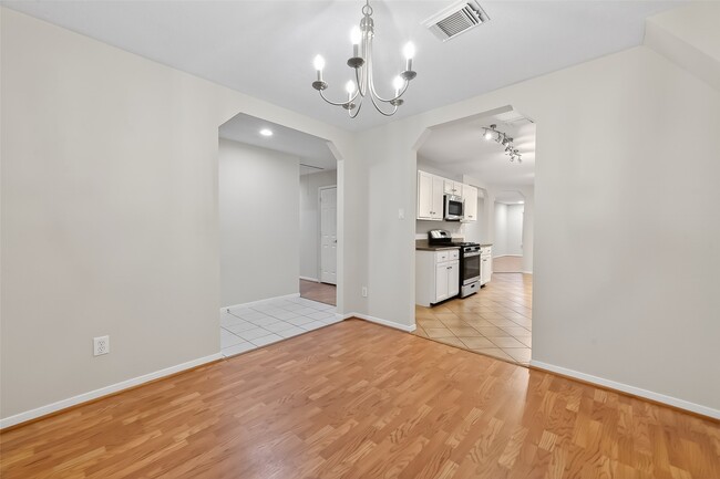 Building Photo - 21907 Willow Downs Dr