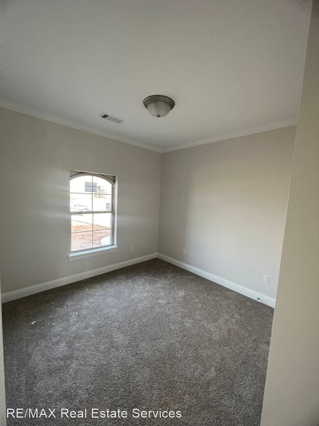 Building Photo - 4 br, 2 bath House - 552 Brunswick Gardens