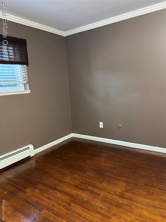 Building Photo - 100 W Hickory Grove Rd