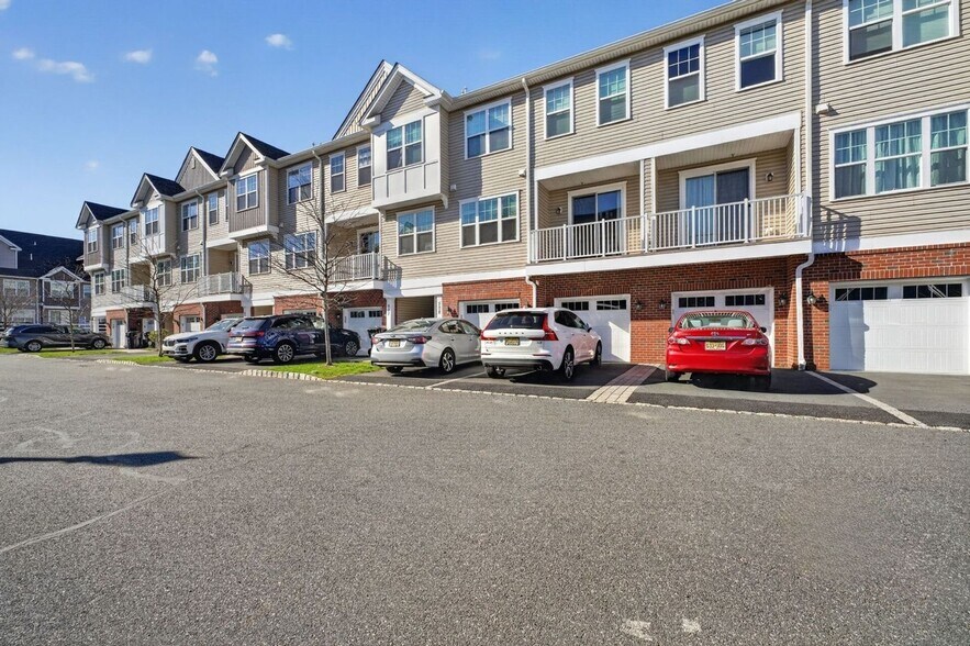 Building Photo - 507 Greenland Square