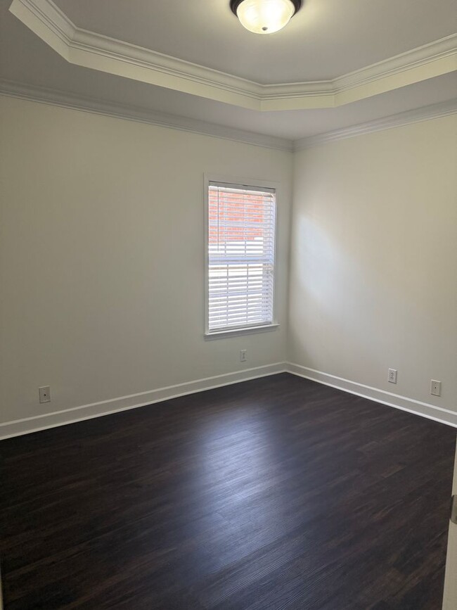Building Photo - 2136 Cason Ln