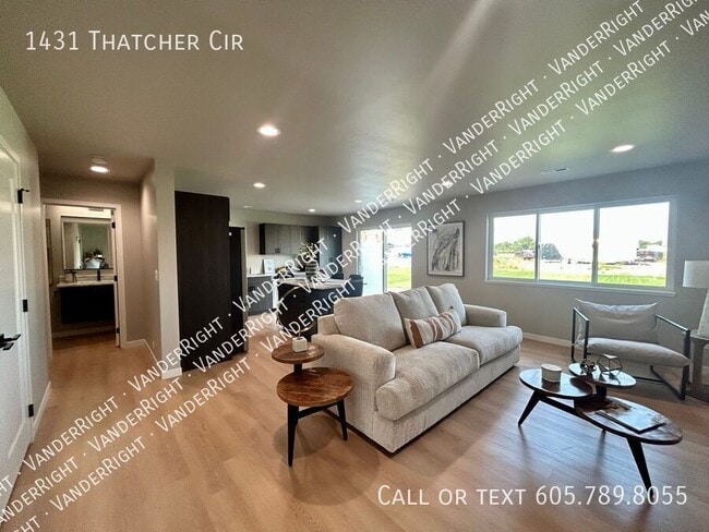 Building Photo - 1431 Thatcher Cir