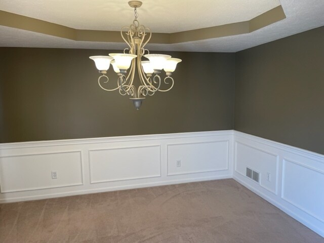 Building Photo - 5892 Glen Eagles Dr